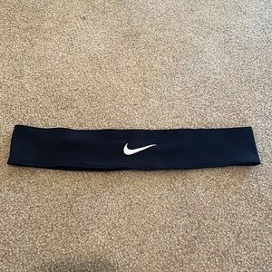 Black Nike Tye Headband